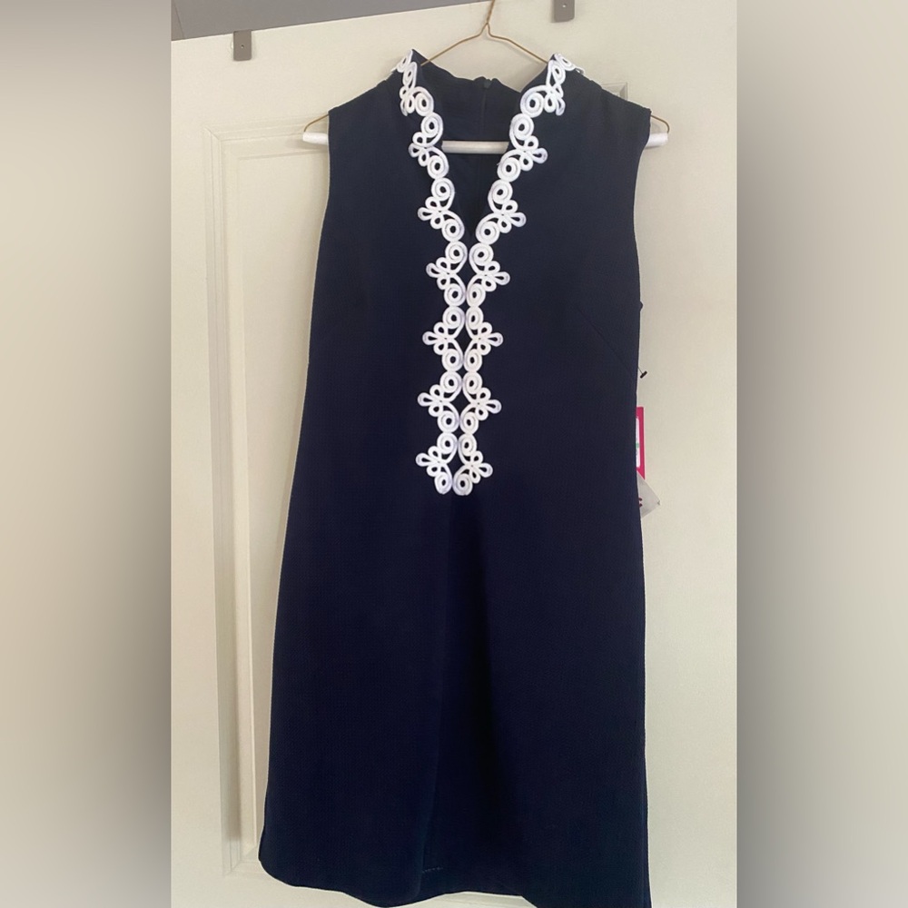 NWT Vince Camuto size 8 navy dress